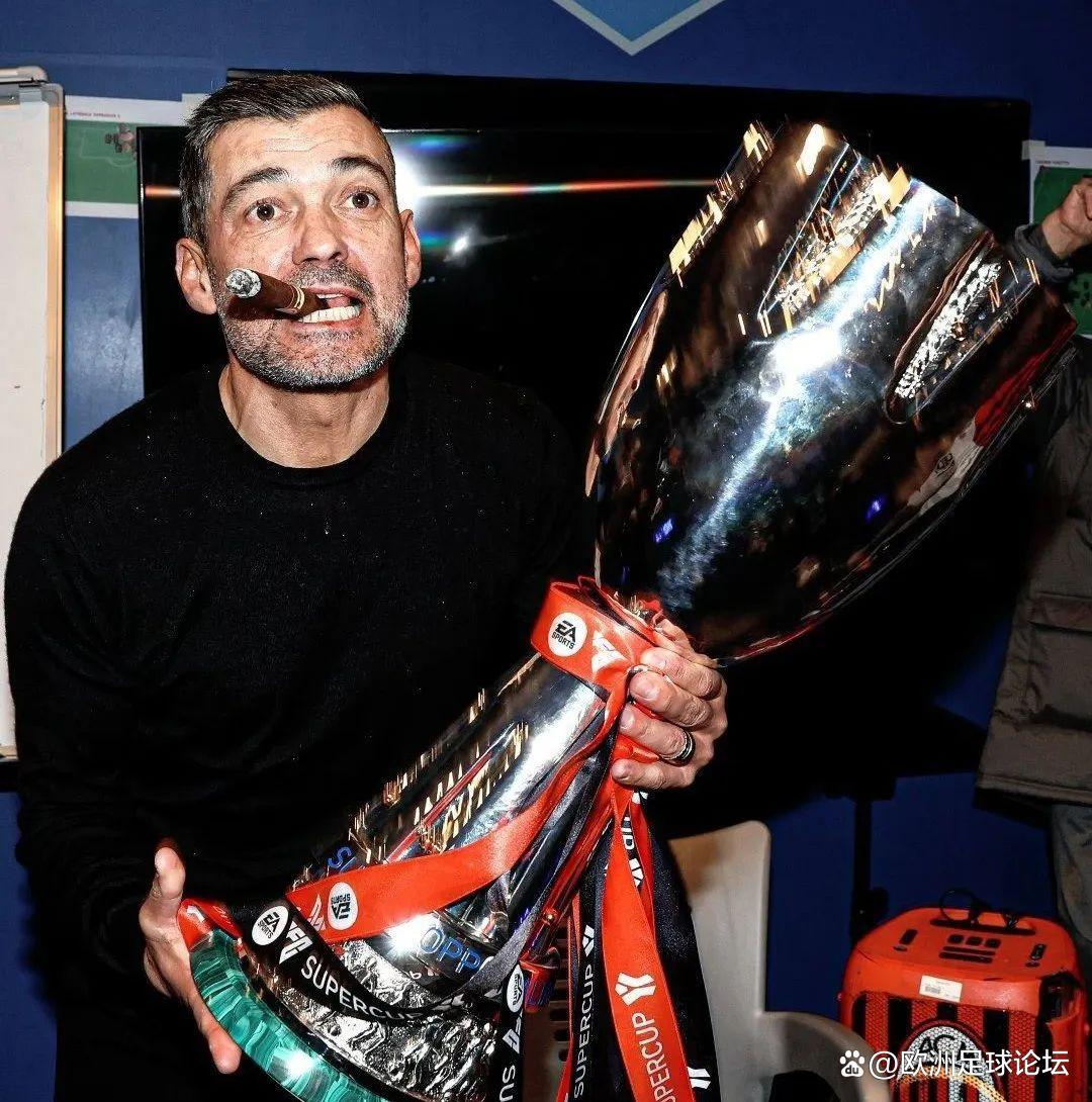 重磅！今晚足总杯传出新动向波尔图围绕意大利杯主帅复盘，上海申花伤情更新(足协超级杯回放)