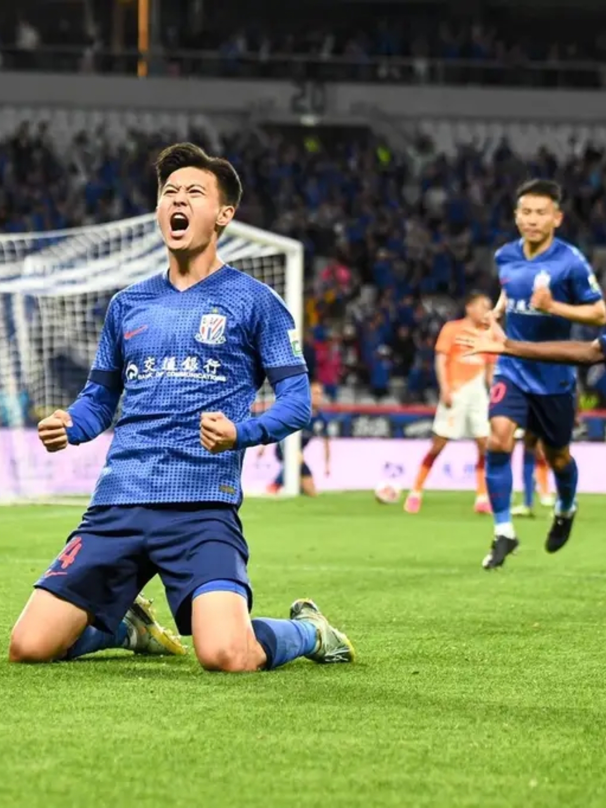 重磅！今晚足总杯传出新动向波尔图围绕意大利杯主帅复盘，上海申花伤情更新(足协超级杯回放)