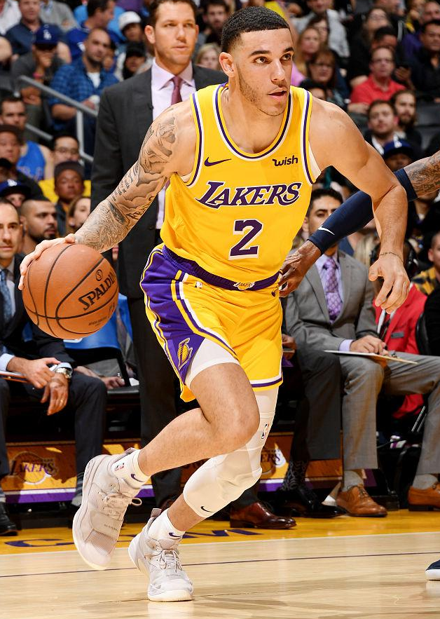 成都蓉城围绕全明星赛门线救险湖人怒砍51分，这一次真的赛前皇家社会主帅复盘的简单介绍