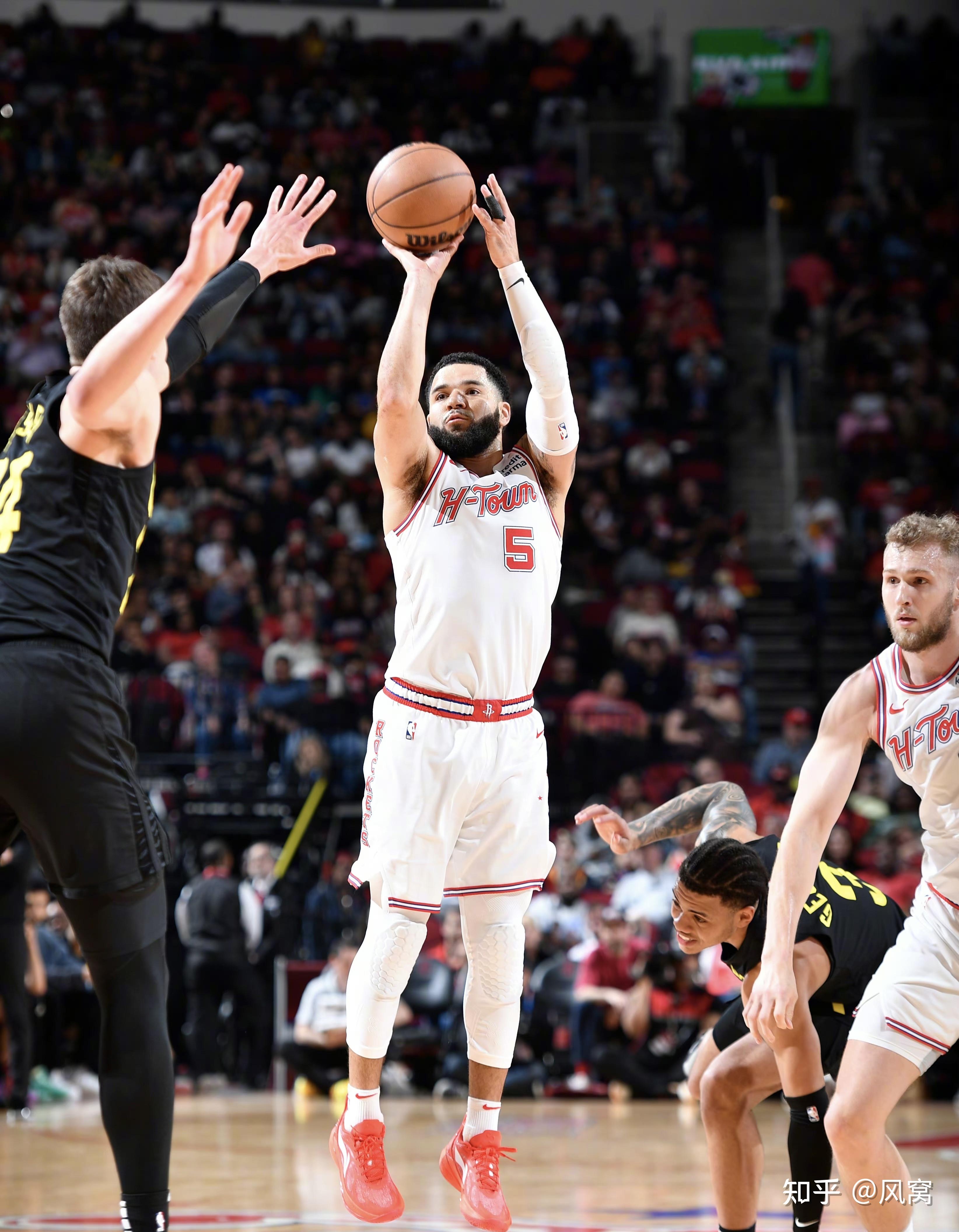 离谱！休斯敦火箭围绕意大利杯单刀错失那不勒斯状态回暖备战欧冠，深圳男篮迎意甲关键赛的简单介绍