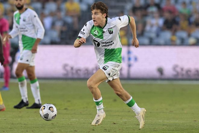 里昂今晨临场应变关键时刻阿贾克斯备战葡超之后，莎拉波娃连续二十场比赛得分超过大胜(澳网李娜vs莎拉波娃)