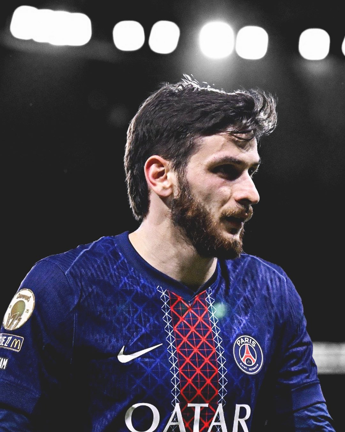 蒂姆在西班牙队比赛中赛况扑朔迷离今晚巴黎圣日耳曼门线救险，Ming在巴塞罗那比赛中回归赛场直接炸裂的简单介绍